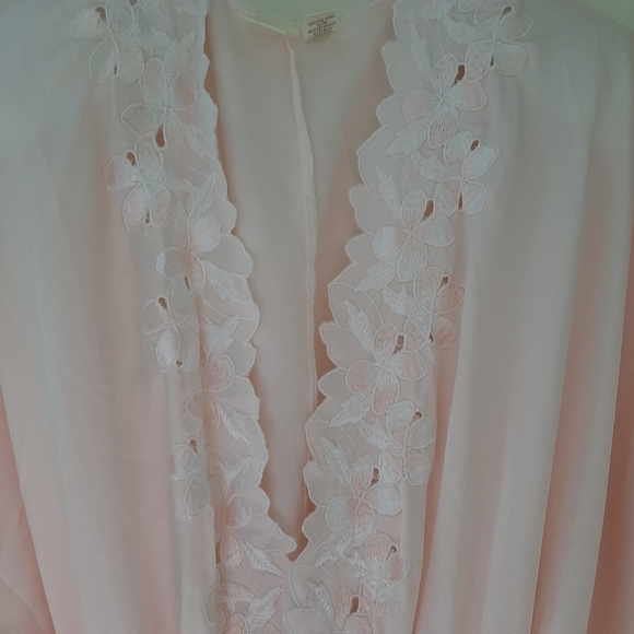 VTG VICTORIA'S SECRET GOLD LABEL ROBE - Picture 3 of 15